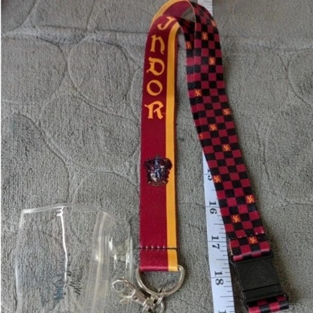 Harry‎ Potter Gryffindor Lanyard Universal Studios Wizarding World ID Holder
